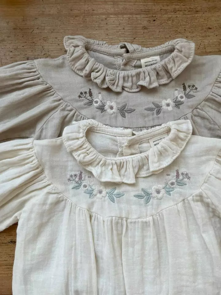Floral Embroidery Blouse